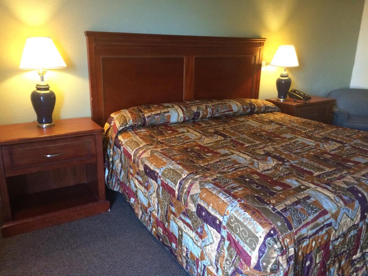 Rest Inn - Extended Stay, I-40 Airport, Wedding & Event Center Amarillo Exteriér fotografie