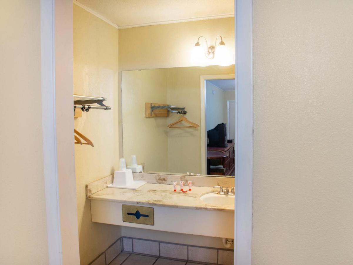 Rest Inn - Extended Stay, I-40 Airport, Wedding & Event Center Amarillo Exteriér fotografie