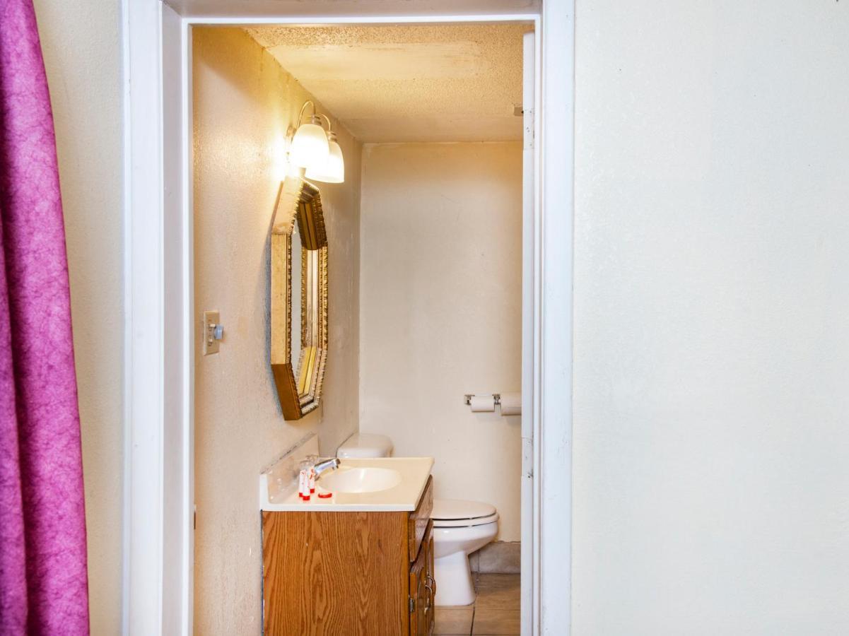 Rest Inn - Extended Stay, I-40 Airport, Wedding & Event Center Amarillo Exteriér fotografie